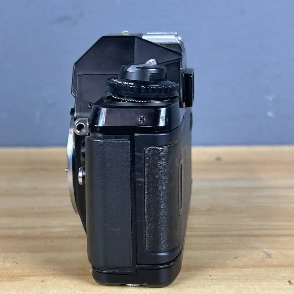 NIKON N2000 Automatic Camera (Body Only) *SELLING AS IS/UNTESTED*